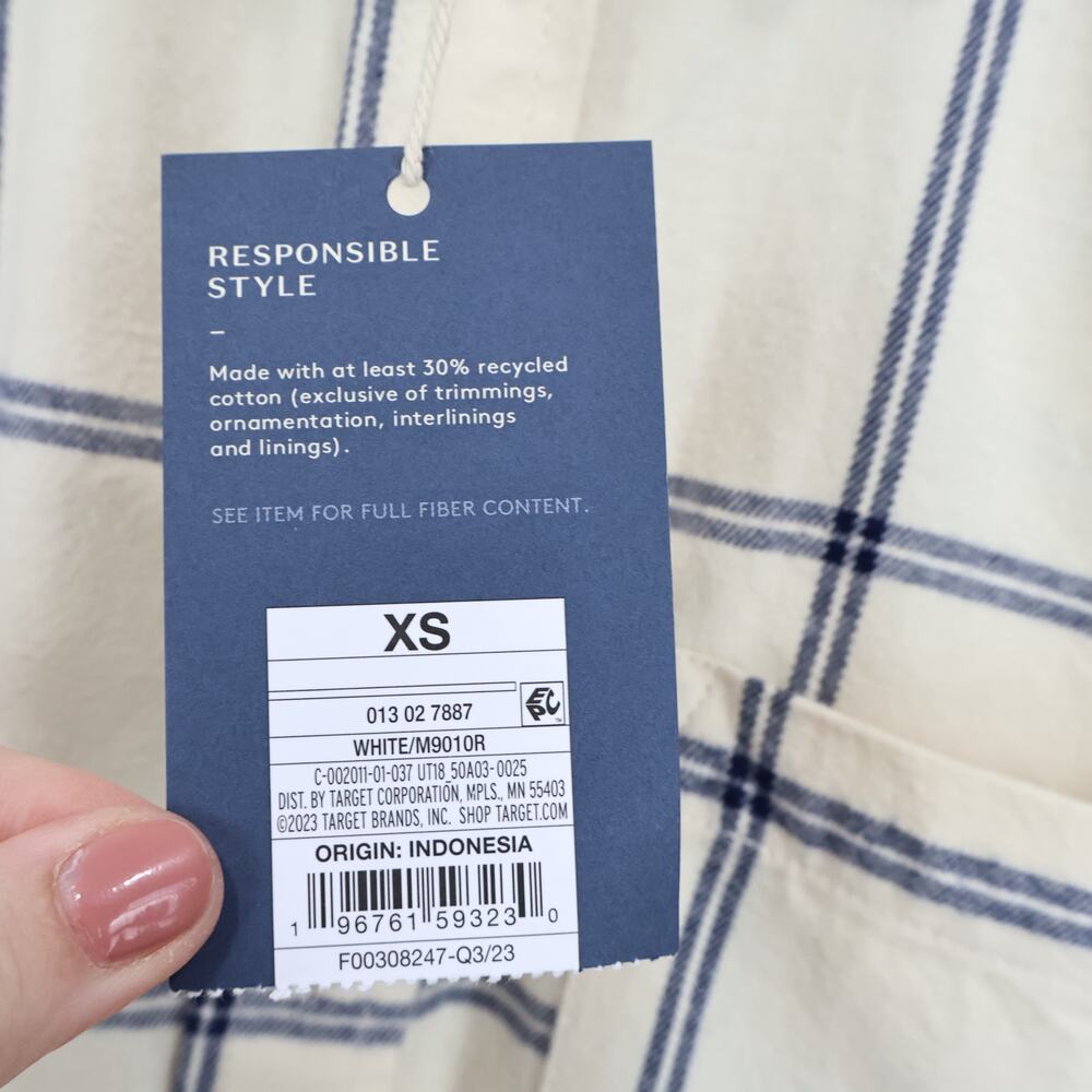 NWT Universal Thread Oversized Button Up Flannel … - image 7